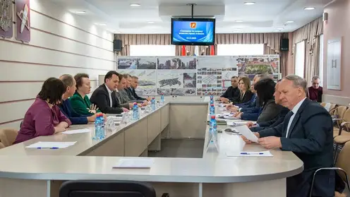 Члены правительства Красноярского края обсудили социально-экономическое развитие Ачинска