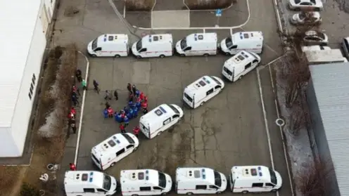 В Красноярске автомобили скорой помощи выстроились в букву Z