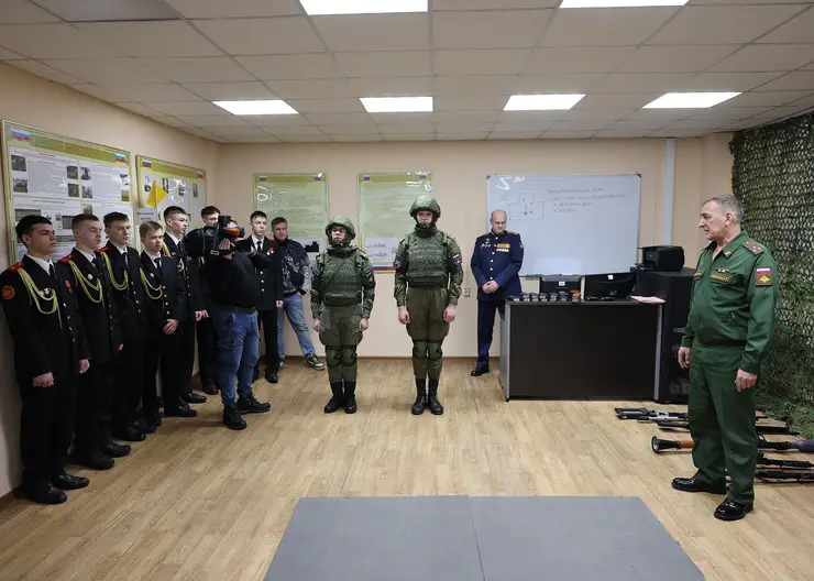 Военно-инженерный институт СФУ показал учебную базу будущим офицерам