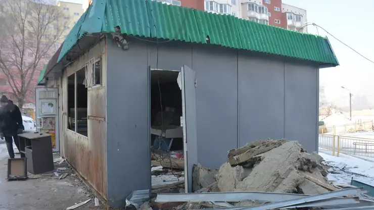 Незаконную точку по продаже алкоголя демонтируют в Ленинском районе