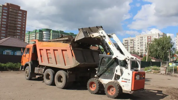 В Красноярске дорожники начали ремонтировать ул. Седова