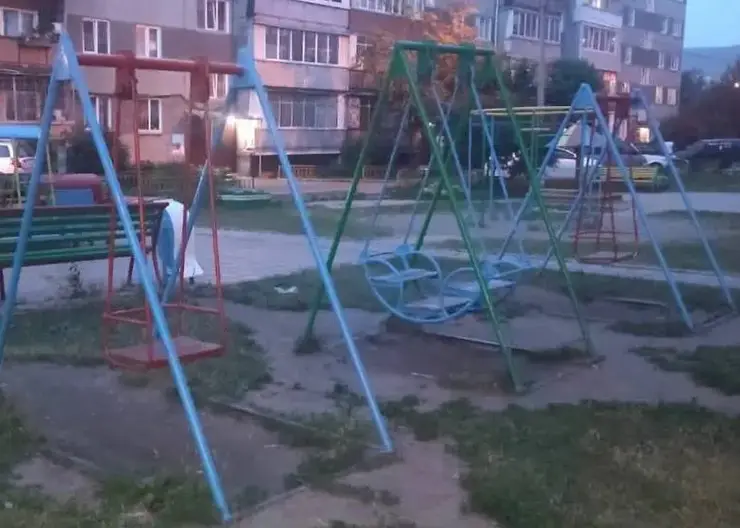 В Красноярске до 6 лет тюрьмы грозит председателю правления ТСЖ за качели, на которых ребёнок разбил голову