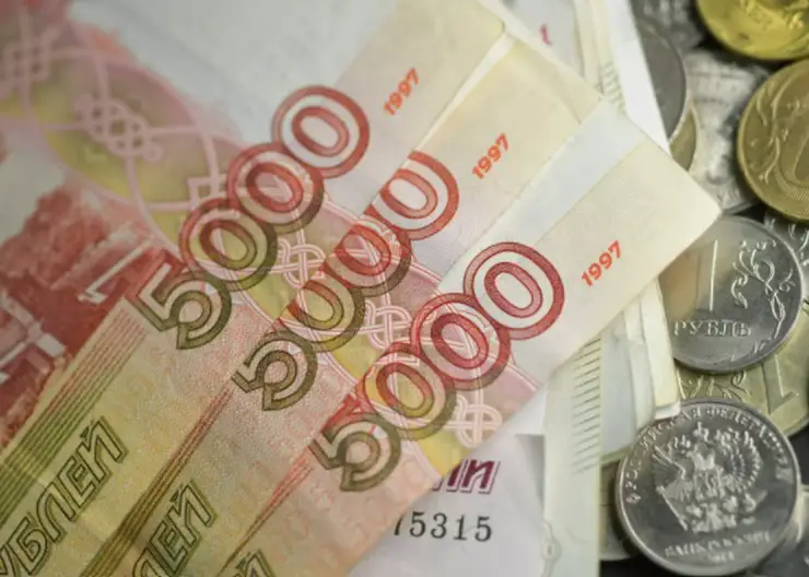 В Красноярском крае 25-летний отец задолжал своей 10-летней дочери 161 тысячу рублей