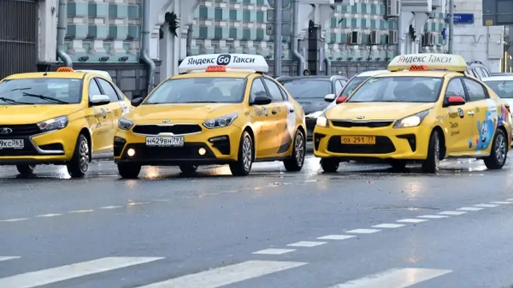 В Чите эксперимент с выходом на линию таксистов согласно новому закону провалился